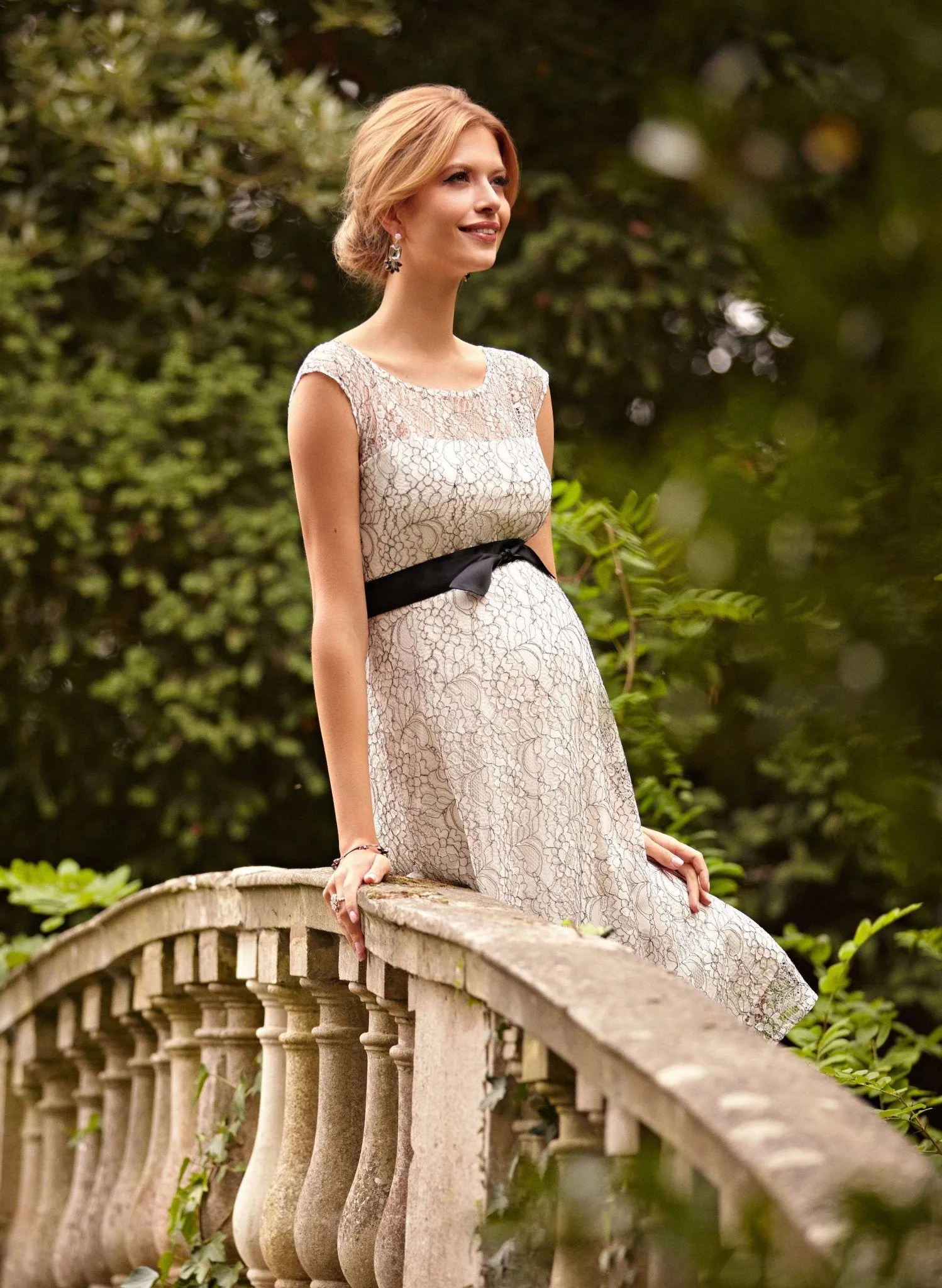 Daisy Maternity Dress - Mono Lace